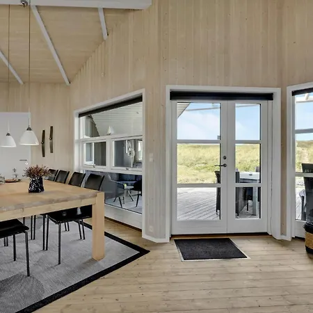 Casa de Férias Nice Home In Ringkobing With Sauna Ringkøbing
